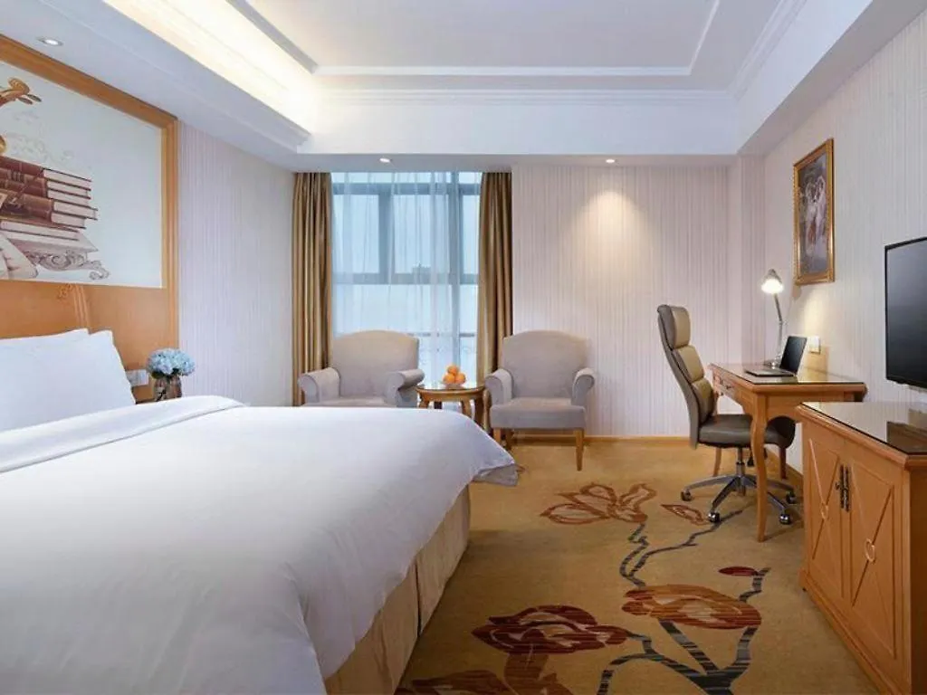 ***  Vienna Hotel Jiangsu Kunshan Changjiang North Road Fenghuangcheng Suzhou  China