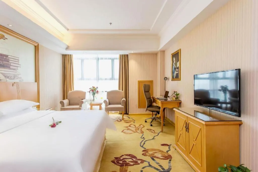 Vienna Hotel Jiangsu Kunshan Changjiang North Road Fenghuangcheng Suzhou