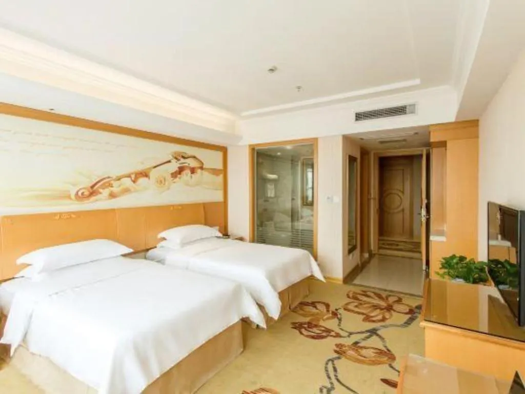 Vienna Hotel Jiangsu Kunshan Changjiang North Road Fenghuangcheng Suzhou  China