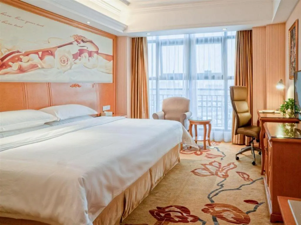 Vienna Hotel Jiangsu Kunshan Changjiang North Road Fenghuangcheng Suzhou