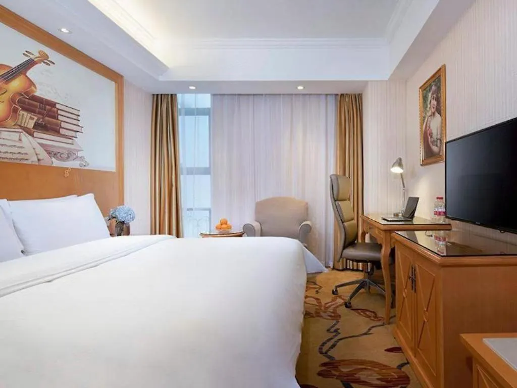 Vienna Hotel Jiangsu Kunshan Changjiang North Road Fenghuangcheng Suzhou