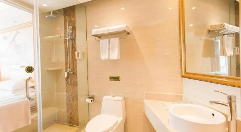 Vienna Hotel Jiangsu Kunshan Changjiang North Road Fenghuangcheng Suzhou